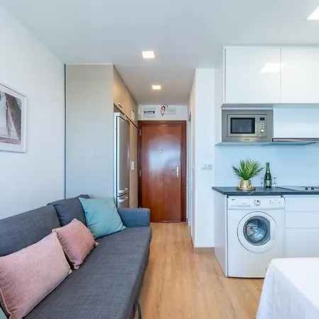797 Rentals- Estudio En Naciones Con Vistas Al Mar